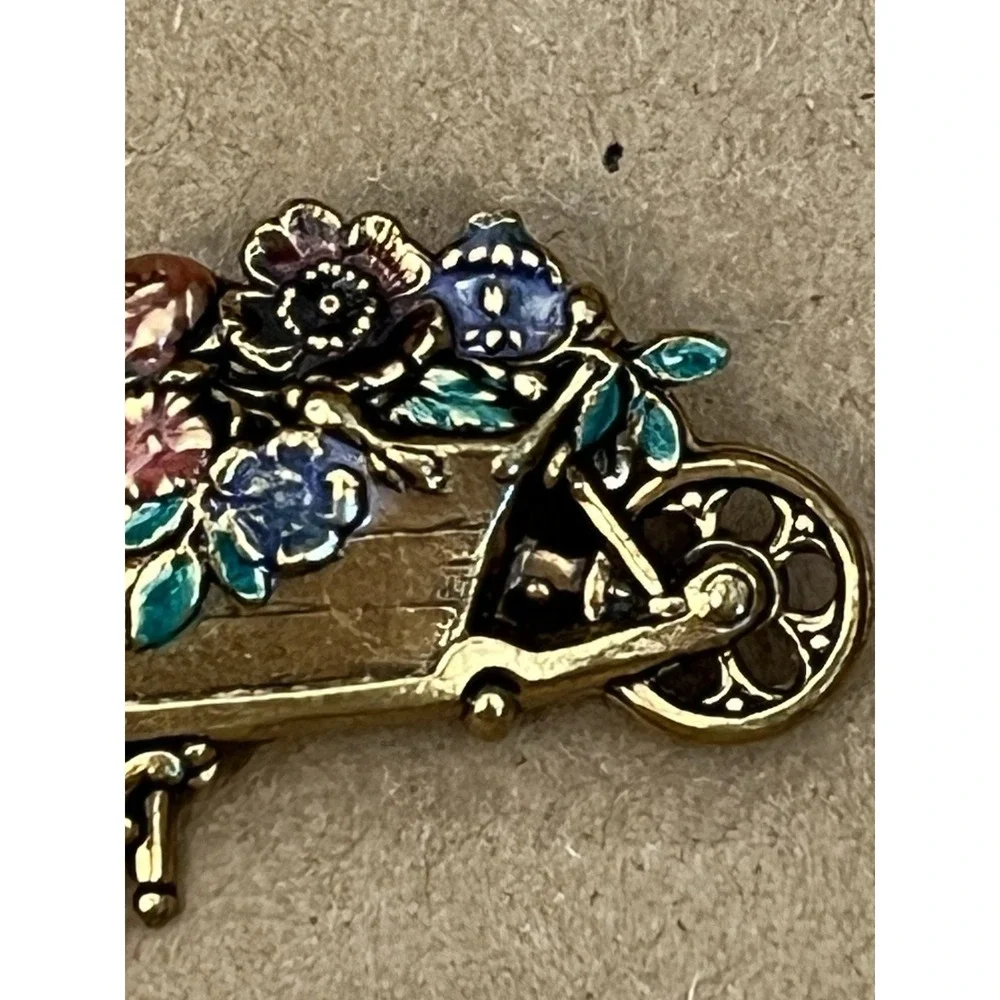 Vintage Gold-Toned Wheelbarrow Floral‎ Brooch Pin Gardener 2